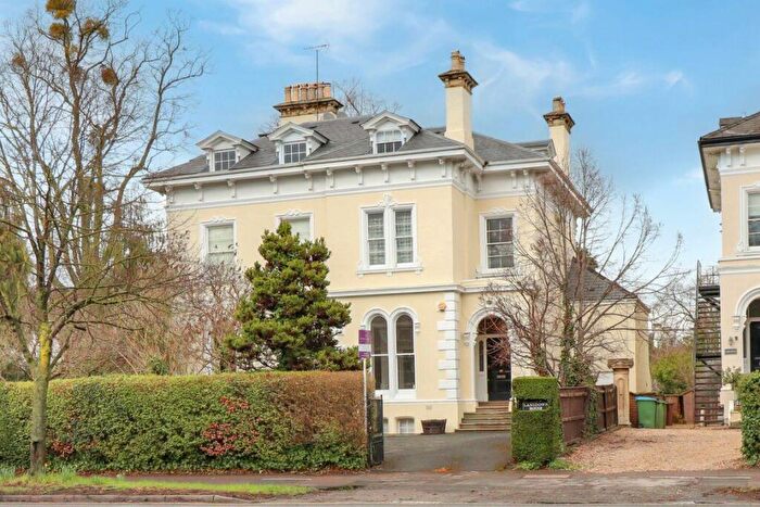 2 Bedroom Flat To Rent In Lansdown, GL51