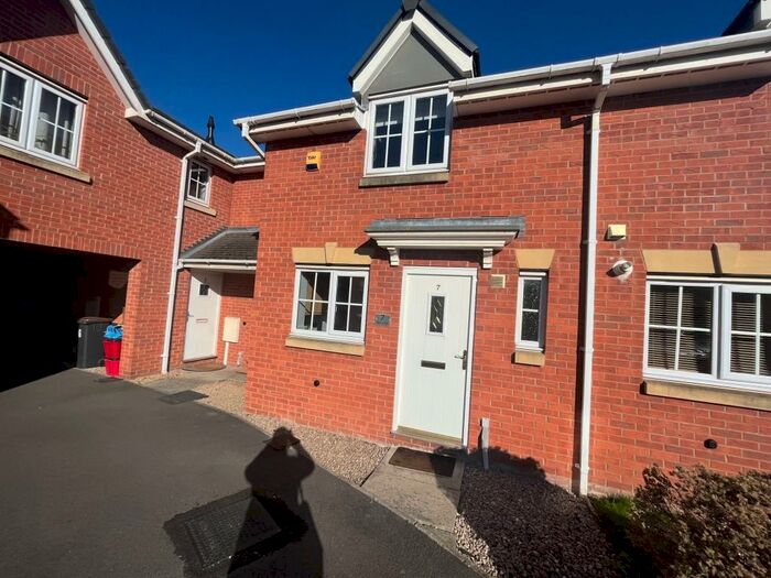 2 Bedroom Town House To Rent In Blyth Court, Castle Donington, DE74