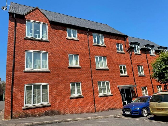 2 Bedroom Flat To Rent In Dursley, Gloucestershire, GL11