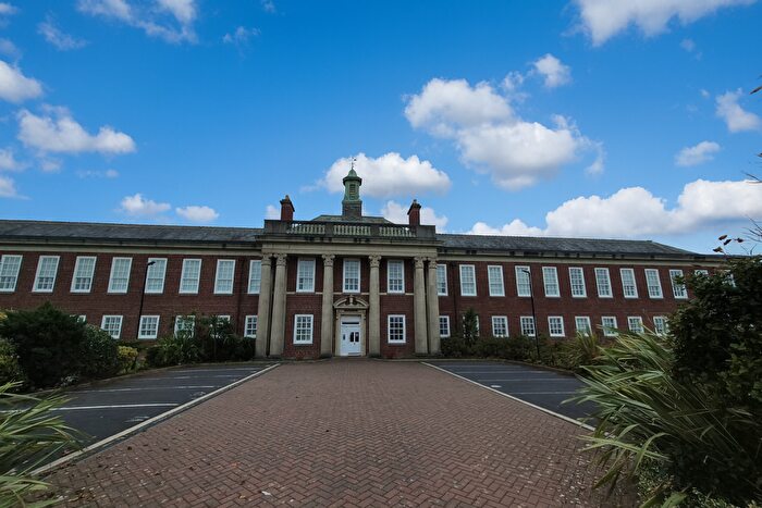 1 Bedroom Apartment For Sale In Queens Manor, Clifton Drive South, Lytham St. Annes, Lancashire, FY8