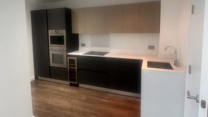 2 Bedroom Flat To Rent In Callis Close, London, SE18