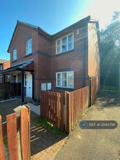 3 Bedroom Semi-Detached House To Rent In Acer Grove, Ribbleton, Preston, PR2