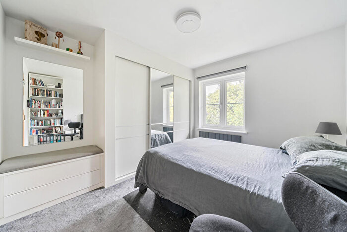 1 Bedroom Flat To Rent In Kingsworthy Close, Kingston Upon Thames, KT1