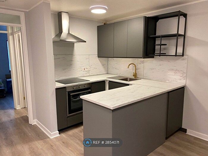 1 Bedroom Flat To Rent In Reynolds Close, London, SW19
