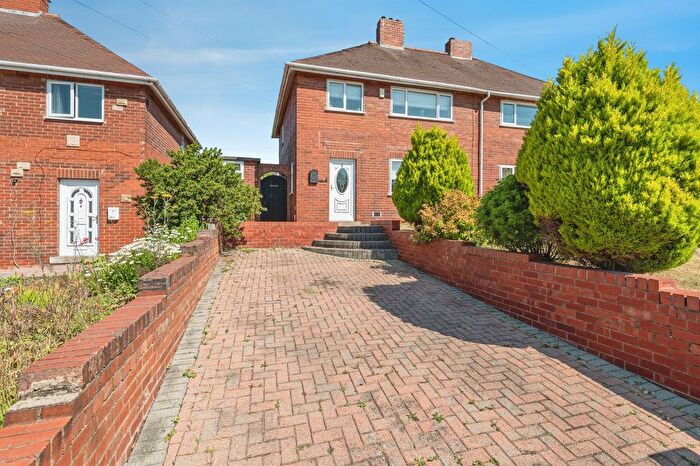 3 Bedroom Semi Detached House For Sale In Dimplewells Road, Ossett, WF5