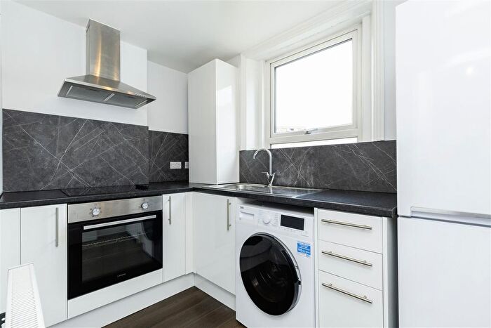 2 Bedroom Flat To Rent In Camden High Street, London, NW1
