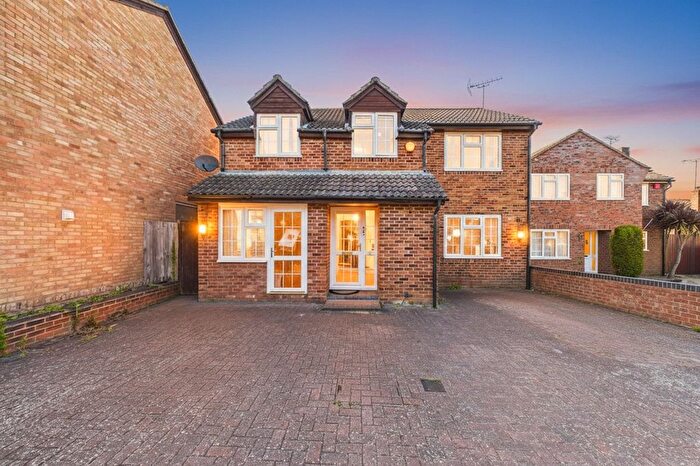 5 Bedroom Detached House For Sale In Bingley Grove, Woodley, Reading, Berkshire, RG5