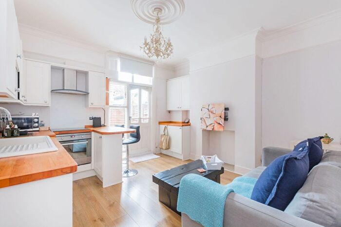 1 Bedroom Flat To Rent In Archway Road, Highgate, London, N6