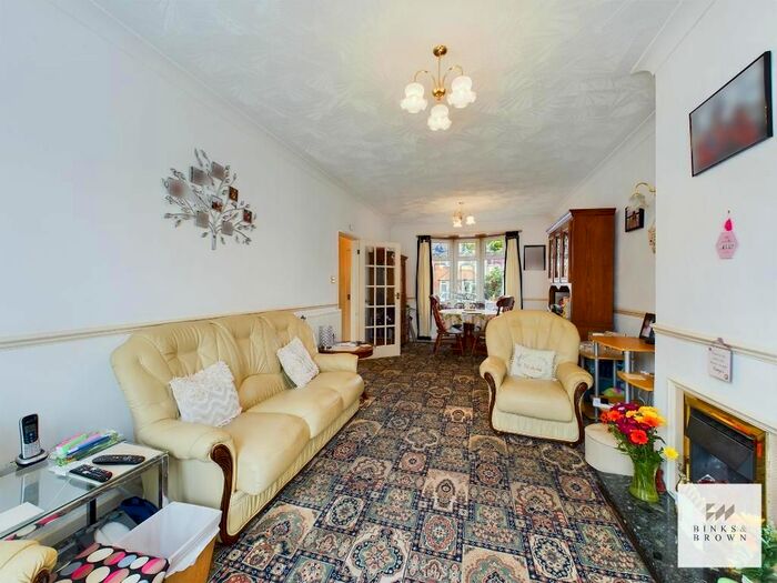 2 Bedroom Terraced House For Sale In Dagenham Avenue, Dagenham, Essex, RM9