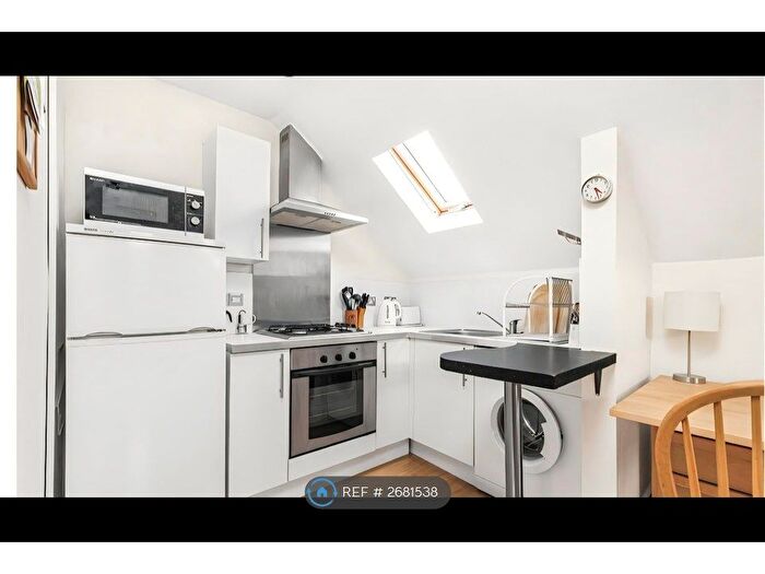 1 Bedroom Flat To Rent In Campden Road, South Croydon, CR2