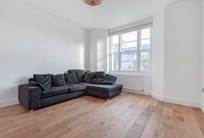 1 Bedroom Flat To Rent In Merton Road, London, SW18