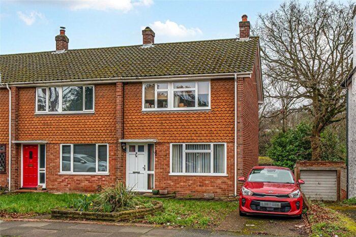 3 Bedroom End Of Terrace House For Sale In Oaklands Road, Bromley, BR1