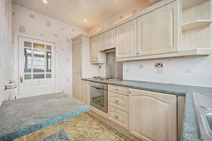 1 Bedroom Flat To Rent In Kelvin Court, Anniesland, Glasgow, G12