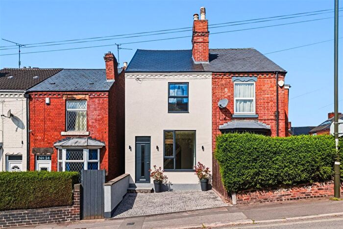 3 Bedroom Semi Detached House For Sale In Rutland Road, Chesterfield, S40