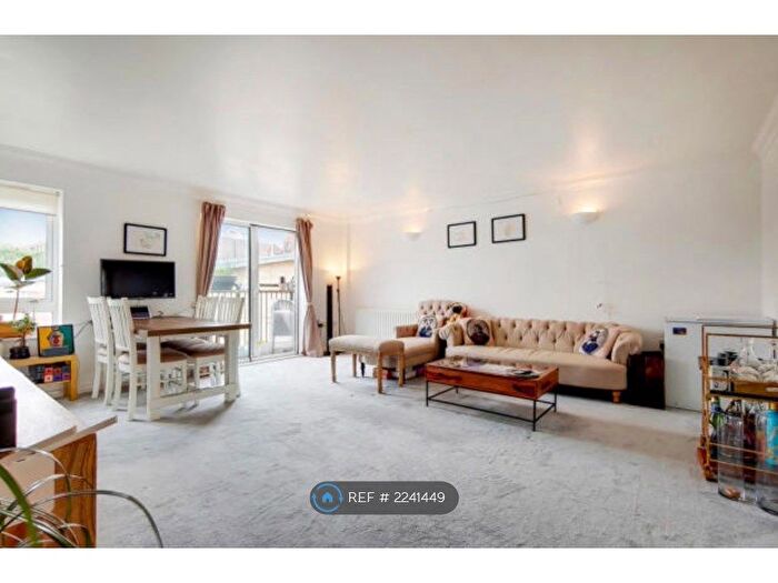 1 Bedroom Flat To Rent In Skipper Court, Barking, IG11