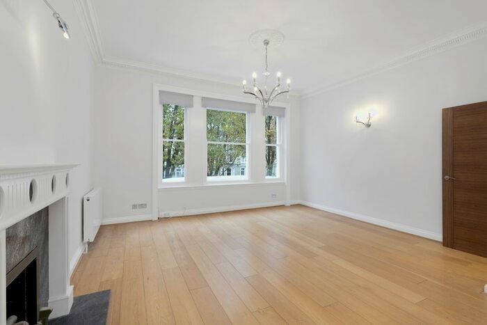 2 Bedroom Flat To Rent In Lexham Gardens, London, W8