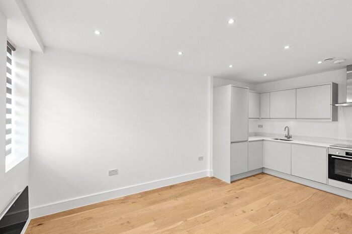 1 Bedroom Flat To Rent In London Road, Sittingbourne, Kent, ME10