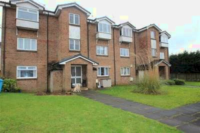 2 Bedroom Flat To Rent In Chapelcross Avenue, Airdire, ML6