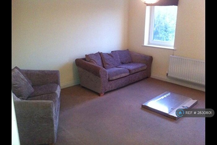 2 Bedroom Flat To Rent In Park Gate, Southampton, SO31