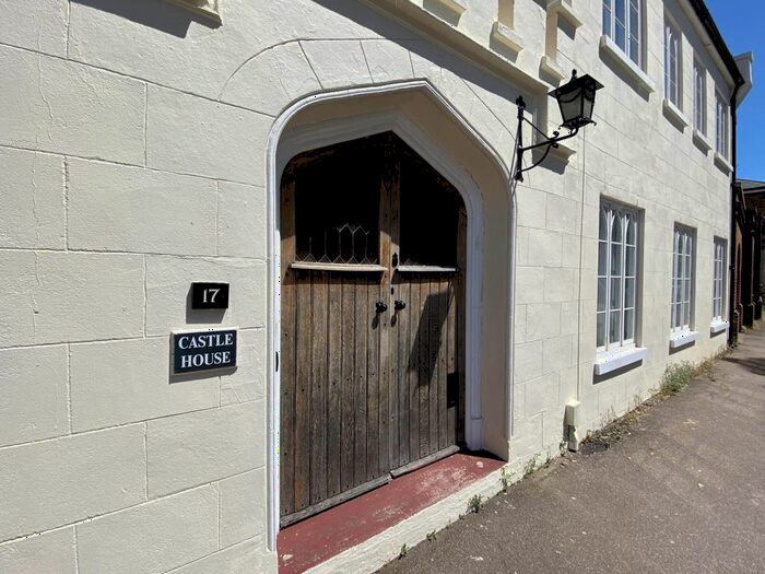 1 Bedroom Flat To Rent In Castle House, Castle Street, SG14