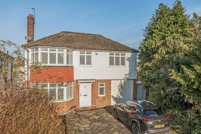 4 Bedroom Detached House For Sale In Upwood Road, Lee, London, SE12