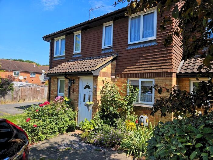 2 Bedroom End Of Terrace House To Rent In Wheatsheaf Close, Northolt, UB5