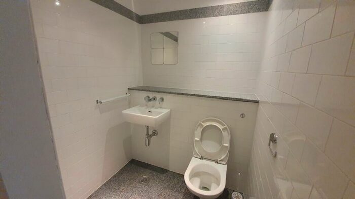 2 Bedroom Apartment To Rent In Isaac Way, Manchester, M4