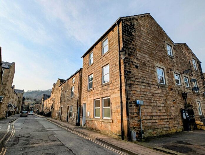 2 Bedroom Apartment To Rent In Dale Street, Todmorden, West Yorkshire, OL14