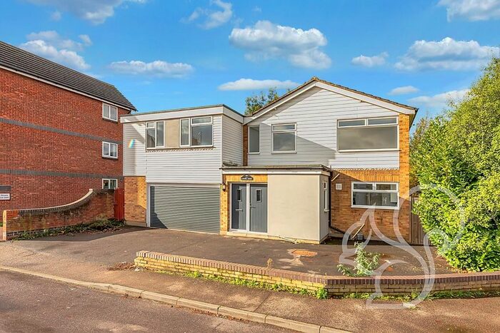 5 Bedroom Property To Rent In New Road, Burnham-On-Crouch, CM0