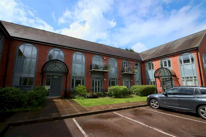 3 Bedroom Flat To Rent In Marsh Lane, Hampton-In-Arden, Solihull, B92