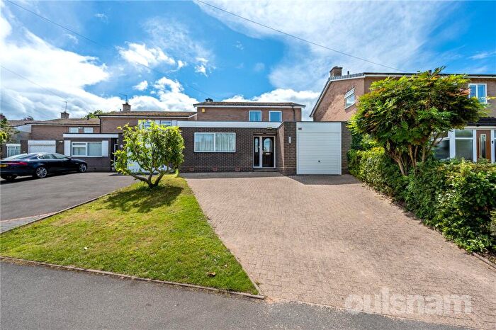 3 Bedroom Link Detached House For Sale In Bunbury Road, Northfield, Birmingham, B31