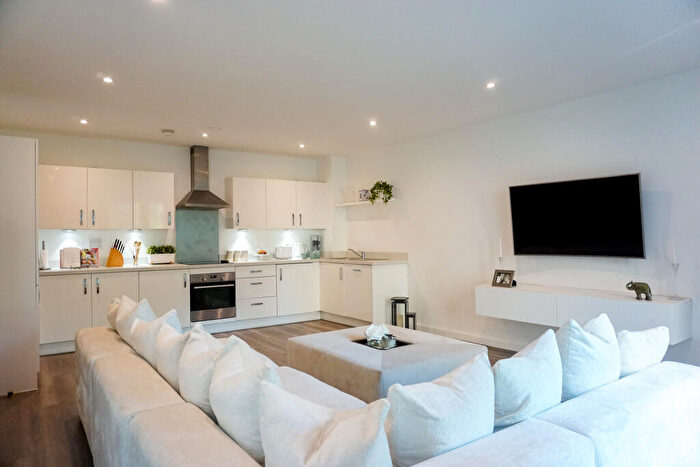 1 Bedroom Flat For Sale In Iron Railway Close, Coulsdon, CR5