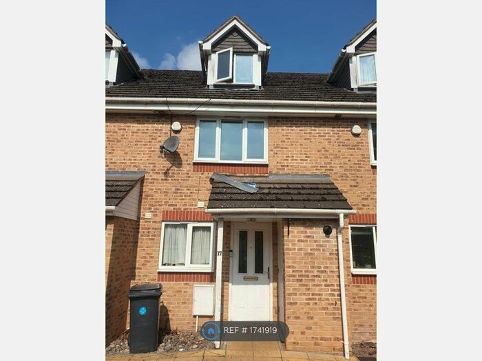 3 Bedroom Terraced House To Rent In Tyndale Mews, Slough, SL1