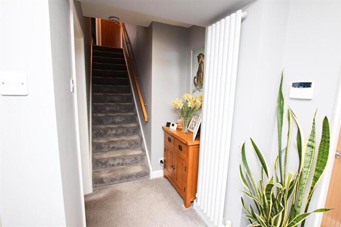 3 Bedroom Detached House For Sale In Whiphill Lane, Armthorpe, Doncaster, DN3