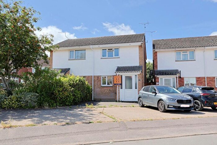 2 Bedroom Semi Detached House For Sale In Hop Close, Upton, Poole, BH16