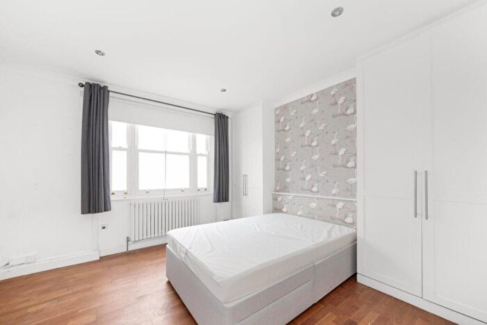 2 Bedroom Flat To Rent In St. Gothard Road, West Norwood, London, SE27