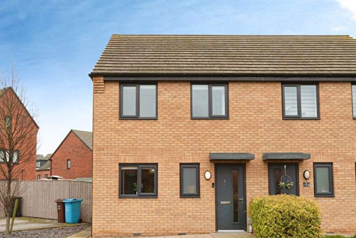 3 Bedroom Semi-Detached House For Sale In Canister Close, Hull, HU9