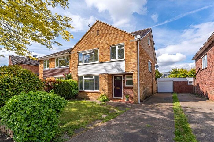 4 Bedroom Semi-Detached House For Sale In Sunna Gardens, Sunbury, TW16