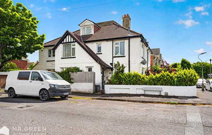 2 Bedroom Maisonette For Sale In Arnewood Road, Dorset, BH6