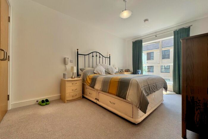 2 Bedroom Retirement Property For Sale In Meadow Court, Sarisbury Green, SO31