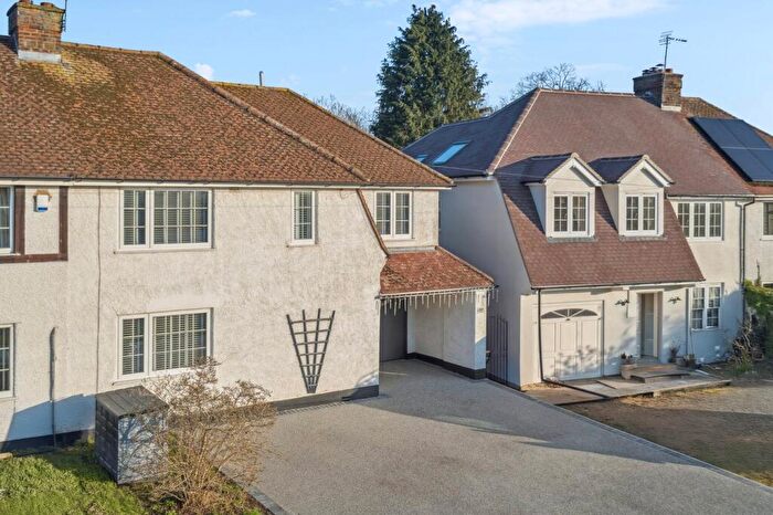 3 Bedroom Semi-Detached House For Sale In Ashford Road, Iver Heath, SL0