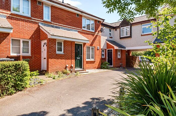 3 Bedroom Terraced House For Sale In Victoria Road, Guildford, GU1
