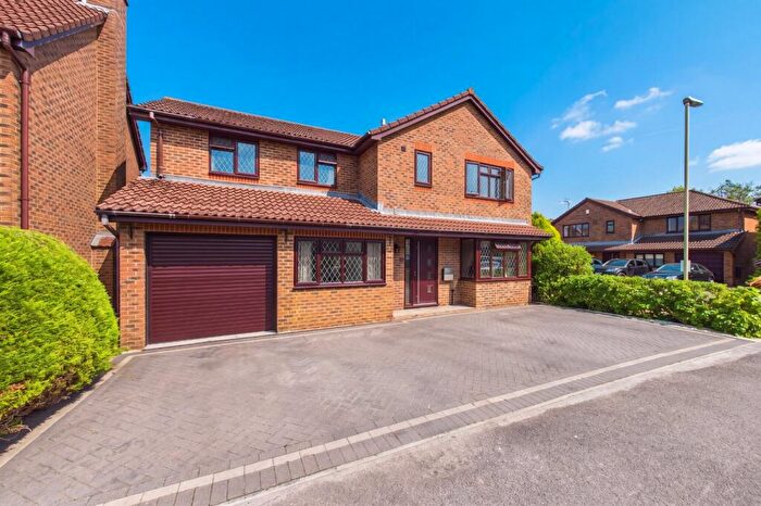 5 Bedroom Detached House For Sale In The Copse, Farnborough, Hampshire, GU14