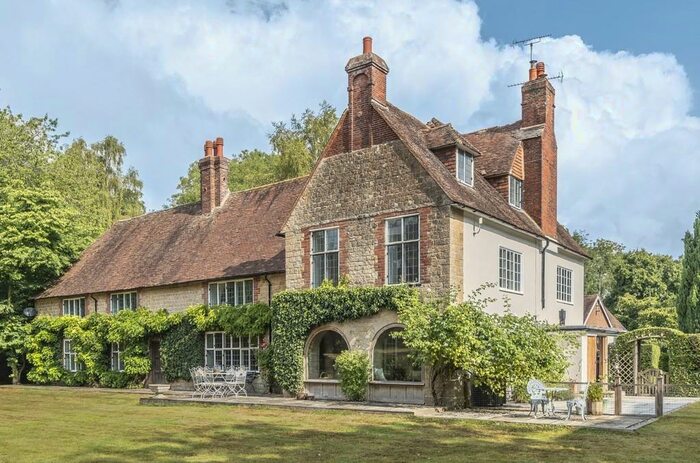 6 Bedroom Manor House For Sale In Elegant Contemporary Manor House - Harrietsham, ME17