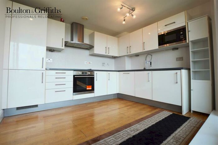 2 Bedroom Apartment To Rent In West Bute Street, Cardiff, CF10