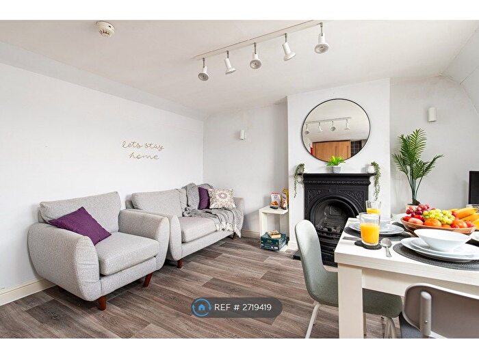 2 Bedroom Flat To Rent In Kingsdown Parade, Bristol, BS6