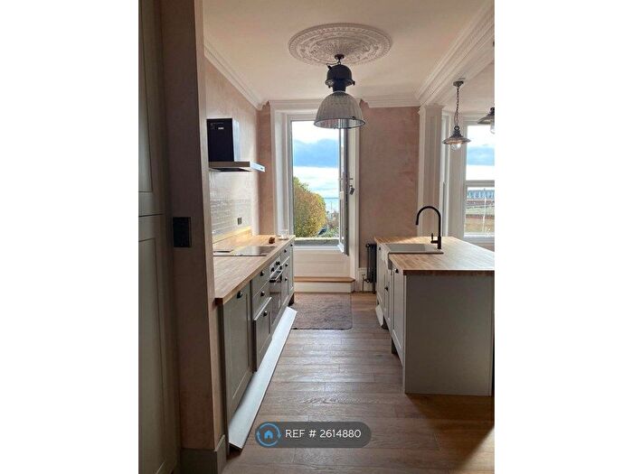 2 Bedroom Flat To Rent In Warrior Gardens, St. Leonards-On-Sea, TN37