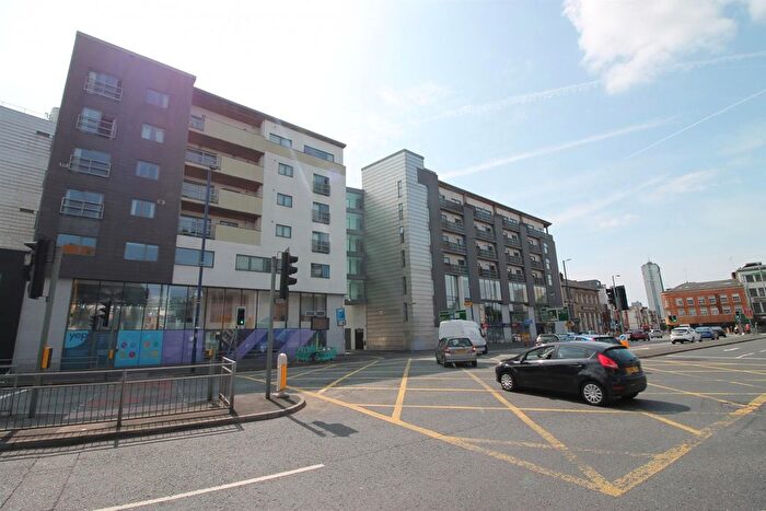 1 Bedroom Flat To Rent In Oldham Road, Northern Quarter, Manchester, M4