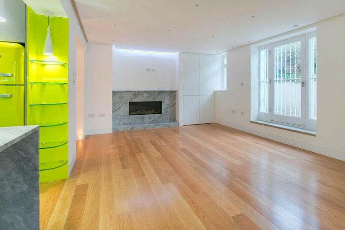 2 Bedroom Flat To Rent In Kensington Park Road, London, W11