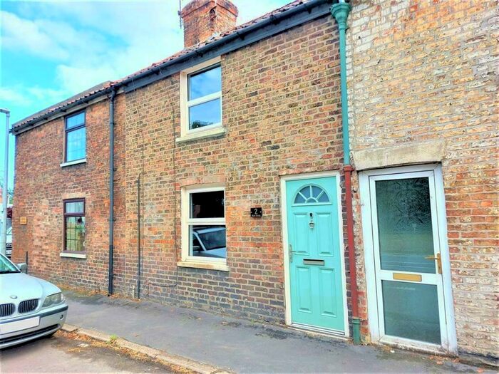 2 Bedroom Terraced House For Sale In Main Street, Seaton, HU11